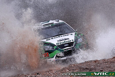 Jari-Matti Latvala - Miikka Anttila
27º Rally Argentina 2007. Ford Focus RS WRC '06 (EU55 CNK). Clasificado 4º.
Stobart VK Ford Rally Team

Del 4 al 6 de Junio, Carlos Paz, Córdoba.
Superficie: tierra.

El Rally constaba de 3 etapas con un total de 1284.85 km de los que 371.00 km divididos en 23 tramos, eran cronometrados. (7 de los 9 tramos de la 1ª etapa fueron cancelados, SS2 Capilla del Monte - San Marcos 1 de 22.95 km, SS3 San Marcos - Cuchi Corral 1 de 19.24 km, SS4 Villa Giardino - La Falda 1 de 15.50 km, SS5 Valle Hermoso - Casagrande 1 de 10.95 km, SS6 Cosquin - Tanti 1 de 11.27 km, SS7
Capilla del Monte - San Marcos 2 de 22.95 km y SS8 San Marcos - Cuchi Corral 2 de 19.24 km).

Tomaron la salida 70 equipos, finalizaron 41.

© Petr Lusk
@
Palabras clave: Ford;Focus;WRC;Argentina;2007