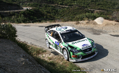 Jari-Matti Latvala - Miikka Anttila
51º Tour de Corse - Rallye de France 2007. Ford Focus RS WRC '06 (EJ56 FZB). Clasificado 4º.
Stobart VK Ford Rally Team

Del 12 al 14 de Octubre, Ajaccio.
Superficie: asfalto.

El Rally constaba de 3 etapas con un total de 1099.10 km de los que 359.32 km divididos en 16 tramos, eran cronometrados.

Tomaron la salida 74 equipos, finalizaron 57.

© Petr Sagner
@
Palabras clave: Ford;Focus;WRC;Corse;Corcega;2007