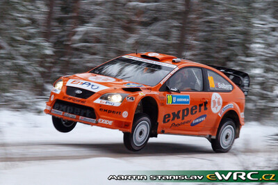 Henning Solberg - Cato Menkerud
56º Uddeholm Swedish Rally 2007. Ford Focus RS WRC '06 (EU55 CNX). Clasificado 4º.
Stobart VK Ford Rally Team

Del 9 al 11 de Febrero, Karlstad.
Superficie: nieve - hielo.

El Rally constaba de 3 etapas con un total de 1731.25 km de los que 342.09 km divididos en 20 tramos, eran cronometrados.

Tomaron la salida 58 equipos, finalizaron 43.

© Martin Stanislav
@@
Palabras clave: ;Ford;Focus;WRC;Suecia;2007;Nieve