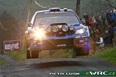 Petter Solberg - Phil Mills
3º Rally Ireland 2007. Subaru Impreza S12B WRC '07 (JT56 SRT). Clasificado 5º.
Subaru World Rally Team

Del 16 al 18 de Noviembre, Sligo.
Superficie: asfalto.

El Rally constaba de 3 etapas con un total de 1182.63 km de los que 328.72 km divididos en 20 tramos, eran cronometrados.

Tomaron la salida 84 equipos, finalizaron 66.

© Petr Lusk
@@
Palabras clave: Subaru;Impreza;WRC;Irlanda;2007