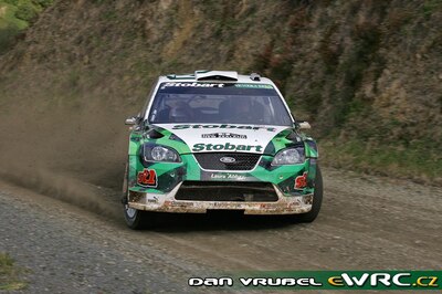 Jari-Matti Latvala - Miikka Anttila
37º Rally New Zealand 2007. Ford Focus RS WRC '06 (EU55 CNJ). Clasificado 5º.
Stobart VK Ford Rally Team

Del 31 de Agosto al 2 de Septiembre, Hamilton, Waikato.
Superficie: tierra.

El Rally constaba de 3 etapas con un total de 1,255.98 Km de los que 353.56 Km divididos en 18 tramos, eran cronometrados.

Se inscribieron 69 equipos, tomaron la salida 68, finalizaron 59.

© Dan Vrubel
@@
Palabras clave: Ford;Focus;WRC;Nueva_Zelanda;2007