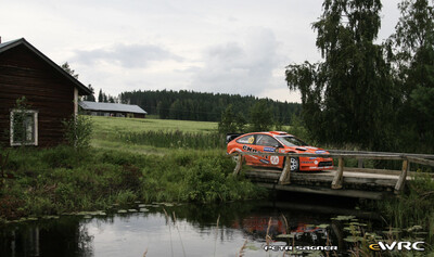 Henning Solberg - Cato Menkerud
57º Neste Oil Rally Finland 2007. Ford Focus RS WRC '06 (EU55 CNF / BV 6639). Clasificado 5º.
Stobart VK Ford Rally Team

Del 3 al 5 de Agosto, Jyväskylä.
Superficie: tierra.

El Rally constaba de 3 etapas con un total de 1375.15 km de los que 360.34 km divididos en 23 tramos eran cronometrados.

Tomaron la salida 97 equipos, finalizaron 70.

© Petr Sagner
@@
Palabras clave: Ford;Focus;WRC;Finlandia;2007
