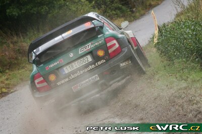 Jan Kopecký - Filip Schovánek
26º ADAC Rallye Deutschland 2007. Skoda Fabia WRC (11R 0002). Clasificado 5º.
Czech Rally Team Kopecký

Del 17 al 19 de Agosto, Trier.
Superficie: asfalto.

El Rally constaba de 3 etapas con un total de 1227.04 km de los que 356.27 km divididos en 19 tramos, eran cronometrados.

Tomaron la salida 102 equipos, finalizaron 88.

© Petr Lusk
@@
Palabras clave: Skoda;Fabia;WRC;Alemania;2007