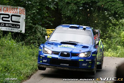 Petter Solberg - Phil Mills
26º ADAC Rallye Deutschland 2007. Subaru Impreza S12B WRC '07 (JT56 SRT). Clasificado 6º.
Subaru World Rally Team

Del 17 al 19 de Agosto, Trier.
Superficie: asfalto.

El Rally constaba de 3 etapas con un total de 1227.04 km de los que 356.27 km divididos en 19 tramos, eran cronometrados.

Tomaron la salida 102 equipos, finalizaron 88.

© Ronny Baert
@
Palabras clave: Subaru;Impreza;WRC;Alemania;2007