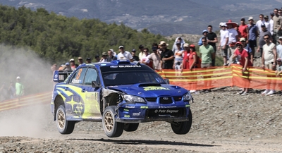 Chris Atkinson - Stéphane Prévot
54º BP Ultimate Acropolis Rally of Greece 2007. Subaru Impreza S12B WRC 07 (JT55 SRT). Clasificado 6º.

Del 1 al 3 de Junio, Markopoulo.
Superficie: tierra.

El Rally tenia un total de 1572.33 km de los que 356.36 km divididos en 3 etapas y 23 tramos, eran especiales (2 de ellos fueron cancelados SS9 Imittos 1 y SS20 Imittos 2 de 10,96 km cada uno.

Tomaron la salida 64 equipos, finalizaron 49.

© Petr Sagner
@@
Palabras clave: Subaru;Impreza;WRC;Acropolis;Grecia;2007