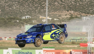 Chris Atkinson - Stéphane Prévot
54º BP Ultimate Acropolis Rally of Greece 2007. Subaru Impreza S12B WRC 07 (JT55 SRT). Clasificado 6º.

Del 1 al 3 de Junio, Markopoulo.
Superficie: tierra.

El Rally tenia un total de 1572.33 km de los que 356.36 km divididos en 3 etapas y 23 tramos, eran especiales (2 de ellos fueron cancelados SS9 Imittos 1 y SS20 Imittos 2 de 10,96 km cada uno.

Tomaron la salida 64 equipos, finalizaron 49.

© Petr Sagner
@@
Palabras clave: Subaru;Impreza;WRC;Acropolis;Grecia;2007