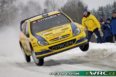 Gianluigi Galli - Giovanni Bernacchini
22º Rally Norway 2007. Citroën Xsara WRC (99 DZF 78). Clasificado 6º.

Del 16 al 18 de Febrero, Hamar, Innlandet.
Superficie: nieve - hielo.

El Rally constaba de 3 etapas con un total de 1109.57 km de los que 355.99 km divididos en 18 tramos, eran cronometrados.

Tomaron la salida 74 equipos, finalizaron 63.

© Petr Lusk
@
Palabras clave: Citroen;WRC;Noruega;2007;Nieve