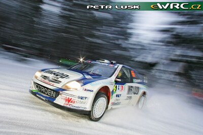 Daniel Carlsson - Denis Giraudet
22º Rally Norway 2007. Citroën Xsara WRC (100 DZF 78). Clasificado 7º.
OMV Kronos Citroën WRT

Del 16 al 18 de Febrero, Hamar, Innlandet.
Superficie: nieve - hielo.

El Rally constaba de 3 etapas con un total de 1109.57 km de los que 355.99 km divididos en 18 tramos, eran cronometrados.

Tomaron la salida 74 equipos, finalizaron 63.

© Petr Lusk
@
Palabras clave: Citroen;WRC;Noruega;2007;Nieve
