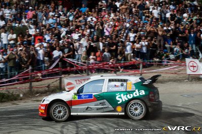 Jan Kopecký - Filip Schovánek
51º Tour de Corse - Rallye de France 2007. Skoda Fabia WRC (11R 0002). Clasificado 7º.
Czech Rally Team Kopecký

Del 12 al 14 de Octubre, Ajaccio.
Superficie: asfalto.

El Rally constaba de 3 etapas con un total de 1099.10 km de los que 359.32 km divididos en 16 tramos, eran cronometrados.

Tomaron la salida 74 equipos, finalizaron 57.

© Robert Tuchowski
@
Palabras clave: Skoda;Fabia;WRC;Corse;Corcega;2007