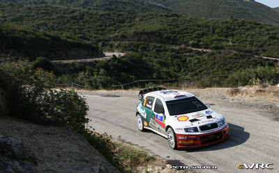Jan Kopecký - Filip Schovánek
51º Tour de Corse - Rallye de France 2007. Skoda Fabia WRC (11R 0002). Clasificado 7º.
Czech Rally Team Kopecký

Del 12 al 14 de Octubre, Ajaccio.
Superficie: asfalto.

El Rally constaba de 3 etapas con un total de 1099.10 km de los que 359.32 km divididos en 16 tramos, eran cronometrados.

Tomaron la salida 74 equipos, finalizaron 57.

© Petr Sagner
@
Palabras clave: Skoda;Fabia;WRC;Corse;Corcega;2007