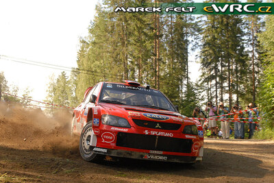Urmo Aava - Kuldar Sikk
57º Neste Oil Rally Finland 2007. Mitsubishi Lancer WRC 05 (KR53 YPO). Clasificado 7º.

Del 3 al 5 de Agosto, Jyväskylä.
Superficie: tierra.

El Rally constaba de 3 etapas con un total de 1375.15 km de los que 360.34 km divididos en 23 tramos eran cronometrados.

Tomaron la salida 97 equipos, finalizaron 70.

© Marek Felt
@@
Palabras clave: Mitsubishi;Lancer;WRC;Finlandia;2007