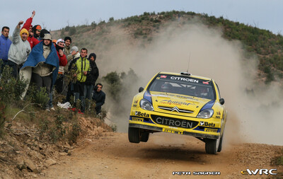 Gianluigi Galli - Giovanni Bernacchini
41º Vodafone Rally de Portugal 2007. Citroën Xsara WRC (99 DZF 78). Clasificado 7º.
Aimont Racing Team

Del 30 de Marzo al 1 de Abril, Faro.
Superficie: tierra.

El Rally constaba de 3 etapas con un total de 1009.31 km de los que 357.10 km divididos en 18 tramos, eran cronometrados.

Tomaron la salida 80 equipos, finalizaron 61.

© Petr Sagner
@@
Palabras clave: Citroen;Xsara;WRC;Portugal;2007