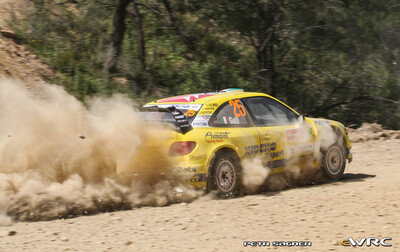 Gianluigi Galli - Giovanni Bernacchini
41º Vodafone Rally de Portugal 2007. Citroën Xsara WRC (99 DZF 78). Clasificado 7º.
Aimont Racing Team

Del 30 de Marzo al 1 de Abril, Faro.
Superficie: tierra.

El Rally constaba de 3 etapas con un total de 1009.31 km de los que 357.10 km divididos en 18 tramos, eran cronometrados.

Tomaron la salida 80 equipos, finalizaron 61.

© Petr Sagner
@@
Palabras clave: Citroen;Xsara;WRC;Portugal;2007