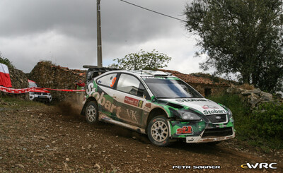 Jari-Matti Latvala - Miikka Anttila
41º Vodafone Rally de Portugal 2007. Ford Focus RS WRC '06 (EU55 CNJ). Clasificado 8º.
Stobart VK Ford Rally Team

Del 30 de Marzo al 1 de Abril, Faro.
Superficie: tierra.

El Rally constaba de 3 etapas con un total de 1009.31 km de los que 357.10 km divididos en 18 tramos, eran cronometrados.

Tomaron la salida 80 equipos, finalizaron 61.

© Petr Sagner
@@
Palabras clave: ;Ford;Focus;WRC;Portugal;2007