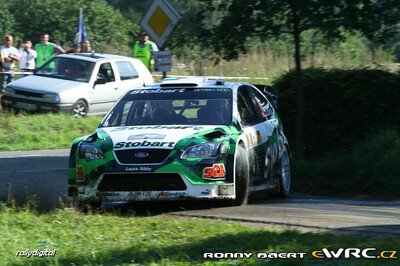 Jari-Matti Latvala - Miikka Anttila
26º ADAC Rallye Deutschland 2007. Ford Focus RS WRC '06 (EJ56 FZB). Clasificado 8º.
Stobart VK Ford Rally Team

Del 17 al 19 de Agosto, Trier.
Superficie: asfalto.

El Rally constaba de 3 etapas con un total de 1227.04 km de los que 356.27 km divididos en 19 tramos, eran cronometrados.

Tomaron la salida 102 equipos, finalizaron 88.

© Ronny Baert
@
Palabras clave: Ford;Focus;WRC;Alemania;2007