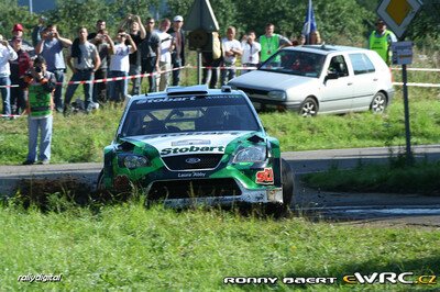 Jari-Matti Latvala - Miikka Anttila
26º ADAC Rallye Deutschland 2007. Ford Focus RS WRC '06 (EJ56 FZB). Clasificado 8º.
Stobart VK Ford Rally Team

Del 17 al 19 de Agosto, Trier.
Superficie: asfalto.

El Rally constaba de 3 etapas con un total de 1227.04 km de los que 356.27 km divididos en 19 tramos, eran cronometrados.

Tomaron la salida 102 equipos, finalizaron 88.

© Ronny Baert
@
Palabras clave: Ford;Focus;WRC;Alemania;2007