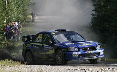 Mads Østberg - Ole Kristian Unnerud
57º Neste Oil Rally Finland 2007. Subaru Impreza S10 WRC '04 (DL 51121). Clasificado 8º.
Adapta AS

Del 3 al 5 de Agosto, Jyväskylä.
Superficie: tierra.

El Rally constaba de 3 etapas con un total de 1375.15 km de los que 360.34 km divididos en 23 tramos eran cronometrados.

Tomaron la salida 97 equipos, finalizaron 70.

© Petr Sagner
@@
Palabras clave: Subaru;Impreza;WRC;Finlandia;2007