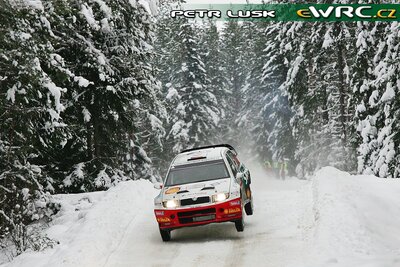 Jan Kopecký - Filip Schovánek
22º Rally Norway 2007. Skoda Fabia WRC (4S8 9856). Clasificado 8º.
Czech Rally Team Kopecký

Del 16 al 18 de Febrero, Hamar, Innlandet.
Superficie: nieve - hielo.

El Rally constaba de 3 etapas con un total de 1109.57 km de los que 355.99 km divididos en 18 tramos, eran cronometrados.

Tomaron la salida 74 equipos, finalizaron 63.

© Petr Lusk
@@
Palabras clave: Skoda;Fabia;WRC;Noruega;2007;Nieve