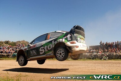 Jari-Matti Latvala - Miikka Anttila
4º Rally d'Italia Sardegna 2007. Ford Focus RS WRC '06 (EU55 CNJ). Clasificado 9º.
Stobart VK Ford Rally Team

Del 18 al 20 de Mayo, Olbia, Sardinia.
Superficie: tierra.

El Rally constaba de 3 etapas con un total de 1061.84 km de los que 342.86 km divididos en 18 tramos, eran cronometrados.

Tomaron la salida 82 equipos, finalizaron 67.

© Marek Felt
@@
Palabras clave: Ford;Focus;WRC;Cerdeña;Italia;2007
