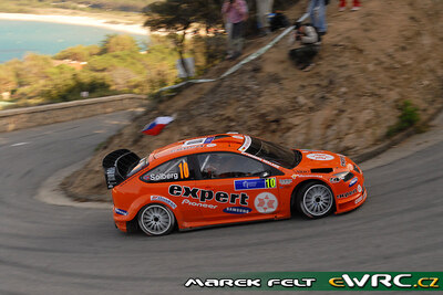 Henning Solberg - Cato Menkerud
51º Tour de Corse - Rallye de France 2007. Ford Focus RS WRC '06 (EU55 CNF). Clasificado 9º.
Stobart VK Ford Rally Team

Del 12 al 14 de Octubre, Ajaccio.
Superficie: asfalto.

El Rally constaba de 3 etapas con un total de 1099.10 km de los que 359.32 km divididos en 16 tramos, eran cronometrados.

Tomaron la salida 74 equipos, finalizaron 57.

© Marek Felt
@
Palabras clave: Ford;Focus;WRC;Corse;Corcega;2007