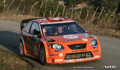 Henning Solberg - Cato Menkerud
51º Tour de Corse - Rallye de France 2007. Ford Focus RS WRC '06 (EU55 CNF). Clasificado 9º.
Stobart VK Ford Rally Team

Del 12 al 14 de Octubre, Ajaccio.
Superficie: asfalto.

El Rally constaba de 3 etapas con un total de 1099.10 km de los que 359.32 km divididos en 16 tramos, eran cronometrados.

Tomaron la salida 74 equipos, finalizaron 57.

© Petr Sagner
@@
Palabras clave: Ford;Focus;WRC;Corse;Corcega;2007