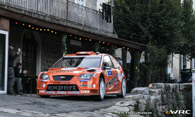 Henning Solberg - Cato Menkerud
51º Tour de Corse - Rallye de France 2007. Ford Focus RS WRC '06 (EU55 CNF). Clasificado 9º.
Stobart VK Ford Rally Team

Del 12 al 14 de Octubre, Ajaccio.
Superficie: asfalto.

El Rally constaba de 3 etapas con un total de 1099.10 km de los que 359.32 km divididos en 16 tramos, eran cronometrados.

Tomaron la salida 74 equipos, finalizaron 57.

© Petr Sagner
@
Palabras clave: Ford;Focus;WRC;Corse;Corcega;2007
