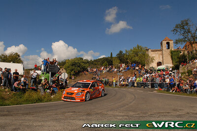 Henning Solberg - Cato Menkerud
43º Rally RACC Catalunya - Costa Daurada 2007. Ford Focus RS WRC '06 (EU55 CNF). Clasificado 10º.
Stobart VK Ford Rally Team

Del 5 al 7 de Octubre, Salou, Tarragona, Catalunya, España.
Superficie: asfalto.

El Rally tenia un total de 1359.96 km de los que 352.87 km divididos en 18 tramos, eran especiales.

Se inscribieron 84 equipos, tomaron la salida 81, finalizaron 65.

© Marek Felt
@@
Palabras clave: Ford;Focus;WRC;Catalunya;Costa_Daurada;RACC;España;Spain;2007