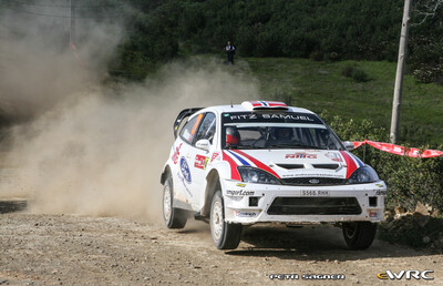 Andreas Mikkelsen - Ola Fløene
41º Vodafone Rally de Portugal 2007. Ford Focus RS WRC '04 (S568 RHH). Clasificado 10º.
Stobart VK Ford Rally Team

Del 30 de Marzo al 1 de Abril, Faro.
Superficie: tierra.

El Rally constaba de 3 etapas con un total de 1009.31 km de los que 357.10 km divididos en 18 tramos, eran cronometrados.

Tomaron la salida 80 equipos, finalizaron 61.

© Petr Sagner
@@
Palabras clave: Ford;Focus;WRC;Portugal;2007