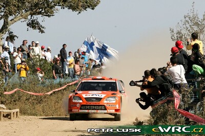 Henning Solberg - Cato Menkerud
41º Vodafone Rally de Portugal 2007. Ford Focus RS WRC '06 (EU55 CNX). Clasificado 11º.
Stobart VK Ford Rally Team

Del 30 de Marzo al 1 de Abril, Faro.
Superficie: tierra.

El Rally constaba de 3 etapas con un total de 1009.31 km de los que 357.10 km divididos en 18 tramos, eran cronometrados.

Tomaron la salida 80 equipos, finalizaron 61.

© Petr Lusk
@@
Palabras clave: Ford;Focus;WRC;Portugal;2007