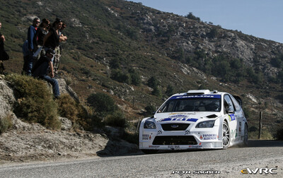 Alessandro Bettega - Simone Scattolin
51º Tour de Corse - Rallye de France 2007. Ford Focus RS WRC '06 (EU55 BNA). Clasificado 11º.
Stobart VK Ford Rally Team

Del 12 al 14 de Octubre, Ajaccio.
Superficie: asfalto.

El Rally constaba de 3 etapas con un total de 1099.10 km de los que 359.32 km divididos en 16 tramos, eran cronometrados.

Tomaron la salida 74 equipos, finalizaron 57.

© Petr Sagner
@
Palabras clave: Ford;Focus;WRC;Corse;Corcega;2007