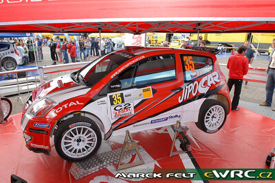 Martin Prokop - Jan Tománek
26º ADAC Rallye Deutschland 2007. Citroën C2 S1600 (2J3 8402). Clasificado 11º.

Del 17 al 19 de Agosto, Trier.
Superficie: asfalto.

El Rally constaba de 3 etapas con un total de 1227.04 km de los que 356.27 km divididos en 19 tramos, eran cronometrados.

Tomaron la salida 102 equipos, finalizaron 88.

© Marek Felt
@@
Palabras clave: Citroen;Alemania;2007