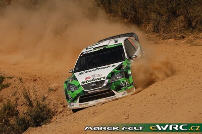Matthew Wilson - Michael Orr
41º Vodafone Rally de Portugal 2007. Ford Focus RS WRC '06 (1 ES). Clasificado 12º.
Stobart VK Ford Rally Team

Del 30 de Marzo al 1 de Abril, Faro.
Superficie: tierra.

El Rally constaba de 3 etapas con un total de 1009.31 km de los que 357.10 km divididos en 18 tramos, eran cronometrados.

Tomaron la salida 80 equipos, finalizaron 61.

© Marek Felt
@@
Palabras clave: Ford;Focus;WRC;2007;Portugal;2007
