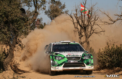 Matthew Wilson - Michael Orr
41º Vodafone Rally de Portugal 2007. Ford Focus RS WRC '06 (1 ES). Clasificado 12º.
Stobart VK Ford Rally Team

Del 30 de Marzo al 1 de Abril, Faro.
Superficie: tierra.

El Rally constaba de 3 etapas con un total de 1009.31 km de los que 357.10 km divididos en 18 tramos, eran cronometrados.

Tomaron la salida 80 equipos, finalizaron 61.

© Petr Sagner
@@
Palabras clave: Ford;Focus;WRC;2007;Portugal;2007