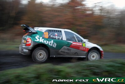 Jan Kopecký - Filip Schovánek
63º Wales Rally GB 2007. Škoda Fabia WRC (05R 0007). Clasificado 12º.
Czech Rally Team Kopecký

Del 30 de Noviembre al 2 de Diciembre, Cardiff, Wales.
Superficie: tierra.

El Rally constaba de 3 etapas con un total de 1271.94 km de los que 359.54 km divididos en 17 tramos, eran especiales.

Tomaron la salida 108 equipos, finalizaron 83.

© Marek Felt
@@
Palabras clave: Skoda;Fabia;WRC;Gran_Bretaña;2007