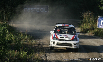 Andreas Mikkelsen - Ola Fløene
57º Neste Oil Rally Finland 2007. Ford Focus RS WRC '05 (EG53 CCN). Clasificado 12º.
Ramsport

Del 3 al 5 de Agosto, Jyväskylä.
Superficie: tierra.

El Rally constaba de 3 etapas con un total de 1375.15 km de los que 360.34 km divididos en 23 tramos eran cronometrados.

Tomaron la salida 97 equipos, finalizaron 70.

© Petr Sagner
@@
Palabras clave: Ford;Focus;WRC;Finlandia;2007