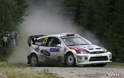 Andreas Mikkelsen - Ola Fløene
57º Neste Oil Rally Finland 2007. Ford Focus RS WRC '05 (EG53 CCN). Clasificado 12º.
Ramsport

Del 3 al 5 de Agosto, Jyväskylä.
Superficie: tierra.

El Rally constaba de 3 etapas con un total de 1375.15 km de los que 360.34 km divididos en 23 tramos eran cronometrados.

Tomaron la salida 97 equipos, finalizaron 70.

© Petr Sagner
@@
Palabras clave: Ford;Focus;WRC;Finlandia;2007