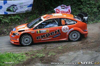 Henning Solberg - Cato Menkerud
26º ADAC Rallye Deutschland 2007. Ford Focus RS WRC '06 (EU55 CNF). Clasificado 13º.
Stobart VK Ford Rally Team

Del 17 al 19 de Agosto, Trier.
Superficie: asfalto.

El Rally constaba de 3 etapas con un total de 1227.04 km de los que 356.27 km divididos en 19 tramos, eran cronometrados.

Tomaron la salida 102 equipos, finalizaron 88.

© Ronny Baert

Palabras clave: Ford;Focus;WRC;Alemania;2007