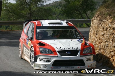 Federico Villagra - Jorge Perez Companc
43º Rally RACC Catalunya - Costa Daurada 2007. Ford Focus RS WRC '06 (EU55 CNN). Clasificado 13º.
Munchi's Ford WRT

Del 5 al 7 de Octubre, Salou, Tarragona, Catalunya, España.
Superficie: asfalto.

El Rally tenia un total de 1359.96 km de los que 352.87 km divididos en 18 tramos, eran especiales.

Se inscribieron 84 equipos, tomaron la salida 81, finalizaron 65.

© Jaime-Palau Ribes
@@
Palabras clave: Ford;Focus;WRC;Catalunya;Costa_Daurada;RACC;España;Spain;2007