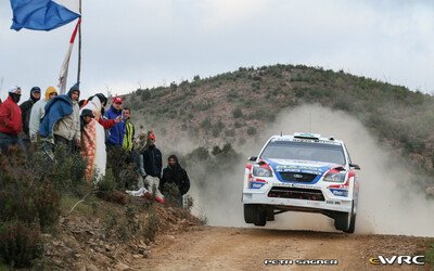 Gareth MacHale Gareth - Paul Nagle
41º Vodafone Rally de Portugal 2007. Ford Focus RS WRC '06 (EU55 BMV). Clasificado 13º.

Del 30 de Marzo al 1 de Abril, Faro.
Superficie: tierra.

El Rally constaba de 3 etapas con un total de 1009.31 km de los que 357.10 km divididos en 18 tramos, eran cronometrados.

Tomaron la salida 80 equipos, finalizaron 61.

© Petr Sagner
@@
Palabras clave: Ford;Focus;WRC;Portugal;2007