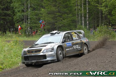 Kaj Kuistila - Kari Jokinen
57º Neste Oil Rally Finland 2007. Mitsubishi Lancer WRC 05 (KX53 BKV). Clasificado 13º.

Del 3 al 5 de Agosto, Jyväskylä.
Superficie: tierra.

El Rally constaba de 3 etapas con un total de 1375.15 km de los que 360.34 km divididos en 23 tramos eran cronometrados.

Tomaron la salida 97 equipos, finalizaron 70.

© Marek Felt
@@
Palabras clave: Mitsubishi;Lancer;Finlandia;2007