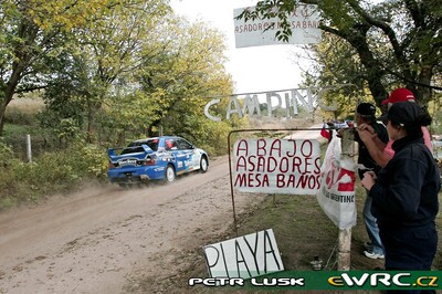 Gabriel Pozzo - Daniel Stillo
27º Rally Argentina 2007. Mitsubishi Lancer Evo IX (DSY 890). Clasificado 13º.
Tango Rally Team

Del 4 al 6 de Junio, Carlos Paz, Córdoba.
Superficie: tierra.

El Rally constaba de 3 etapas con un total de 1284.85 km de los que 371.00 km divididos en 23 tramos, eran cronometrados. (7 de los 9 tramos de la 1ª etapa fueron cancelados, SS2 Capilla del Monte - San Marcos 1 de 22.95 km, SS3 San Marcos - Cuchi Corral 1 de 19.24 km, SS4 Villa Giardino - La Falda 1 de 15.50 km, SS5 Valle Hermoso - Casagrande 1 de 10.95 km, SS6 Cosquin - Tanti 1 de 11.27 km, SS7
Capilla del Monte - San Marcos 2 de 22.95 km y SS8 San Marcos - Cuchi Corral 2 de 19.24 km).

Tomaron la salida 70 equipos, finalizaron 41.

© Petr Lusk
@@
Palabras clave: Mitsubishi;Lancer;Argentina;2007