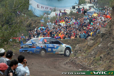 Gabriel Pozzo - Daniel Stillo
27º Rally Argentina 2007. Mitsubishi Lancer Evo IX (DSY 890). Clasificado 13º.
Tango Rally Team

Del 4 al 6 de Junio, Carlos Paz, Córdoba.
Superficie: tierra.

El Rally constaba de 3 etapas con un total de 1284.85 km de los que 371.00 km divididos en 23 tramos, eran cronometrados. (7 de los 9 tramos de la 1ª etapa fueron cancelados, SS2 Capilla del Monte - San Marcos 1 de 22.95 km, SS3 San Marcos - Cuchi Corral 1 de 19.24 km, SS4 Villa Giardino - La Falda 1 de 15.50 km, SS5 Valle Hermoso - Casagrande 1 de 10.95 km, SS6 Cosquin - Tanti 1 de 11.27 km, SS7
Capilla del Monte - San Marcos 2 de 22.95 km y SS8 San Marcos - Cuchi Corral 2 de 19.24 km).

Tomaron la salida 70 equipos, finalizaron 41.

© Petr Lusk
@@
Palabras clave: Mitsubishi;Lancer;Argentina;2007