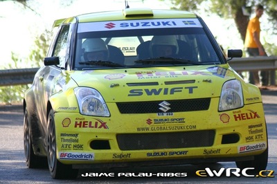 Per-Gunnar Andersson - Jonas Andersson
43º Rally RACC Catalunya - Costa Daurada 2007. Suzuki Swift S1600 (KIH-353). Clasificado 15º.
Suzuki Sport Europe

Del 5 al 7 de Octubre, Salou, Tarragona, Catalunya, España.
Superficie: asfalto.

El Rally tenia un total de 1359.96 km de los que 352.87 km divididos en 18 tramos, eran especiales.

Se inscribieron 84 equipos, tomaron la salida 81, finalizaron 65.

© Jaime-Palau Ribes
@@
Palabras clave: Suzuki;Swift;Catalunya;Costa_Daurada;RACC;España;Spain;2007