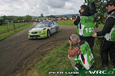 Khalid  Al-Qassimi -  Nicky Beech
26º ADAC Rallye Deutschland 2007. Ford Focus RS WRC '06 (EU55 CNV). Clasificado 16º.
BP Ford World Rally Team

Del 17 al 19 de Agosto, Trier.
Superficie: asfalto.

El Rally constaba de 3 etapas con un total de 1227.04 km de los que 356.27 km divididos en 19 tramos, eran cronometrados.

Tomaron la salida 102 equipos, finalizaron 88.

© Petr Lusk
@@
Palabras clave: Ford;Focus;WRC;Alemania;2007
