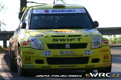 Urmo Aava - Kuldar Sikk
43º Rally RACC Catalunya - Costa Daurada 2007. Suzuki Swift S1600 (KIH-354). Clasificado 18º.

Del 5 al 7 de Octubre, Salou, Tarragona, Catalunya, España.
Superficie: asfalto.

El Rally tenia un total de 1359.96 km de los que 352.87 km divididos en 18 tramos, eran especiales.

Se inscribieron 84 equipos, tomaron la salida 81, finalizaron 65.

© Jaime-Palau Ribes
@@
Palabras clave: Suzuki;Swift;Catalunya;Costa_Daurada;RACC;España;Spain;2007