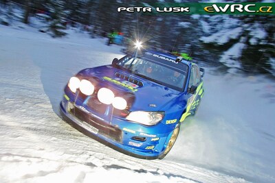 Chris Atkinson - Glenn Macneall
22º Rally Norway 2007. Subaru Impreza S12 WRC '06 (FT55 SRT). Clasificado 19º.
Subaru World Rally Team

Del 16 al 18 de Febrero, Hamar, Innlandet.
Superficie: nieve - hielo.

El Rally constaba de 3 etapas con un total de 1109.57 km de los que 355.99 km divididos en 18 tramos, eran cronometrados.

Tomaron la salida 74 equipos, finalizaron 63.

© Petr Lusk
@@
Palabras clave: Subaru;Impreza;WRC;Noruega;2007;Nieve