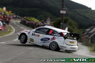 Andreas Mikkelsen - Ola Fløene
26º ADAC Rallye Deutschland 2007. Ford Focus RS WRC '05 (EG53 CCN). Clasificado 24º.
Ramsport

Del 17 al 19 de Agosto, Trier.
Superficie: asfalto.

El Rally constaba de 3 etapas con un total de 1227.04 km de los que 356.27 km divididos en 19 tramos, eran cronometrados.

Tomaron la salida 102 equipos, finalizaron 88.

© Petr Lusk
@@
Palabras clave: Ford;Focus;WRC;Alemania;2007