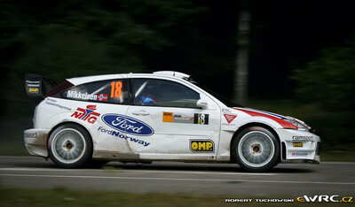 Andreas Mikkelsen - Ola Fløene
26º ADAC Rallye Deutschland 2007. Ford Focus RS WRC '05 (EG53 CCN). Clasificado 24º.
Ramsport

Del 17 al 19 de Agosto, Trier.
Superficie: asfalto.

El Rally constaba de 3 etapas con un total de 1227.04 km de los que 356.27 km divididos en 19 tramos, eran cronometrados.

Tomaron la salida 102 equipos, finalizaron 88.

© Robert Tuchowski
@@
Palabras clave: Ford;Focus;WRC;Alemania;2007