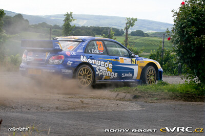 Mark van Eldik - Michel Groenewoud
26º ADAC Rallye Deutschland 2007. Subaru Impreza S12 WRC '06 (FT55 SRT). Clasificado 26º.

Del 17 al 19 de Agosto, Trier.
Superficie: asfalto.

El Rally constaba de 3 etapas con un total de 1227.04 km de los que 356.27 km divididos en 19 tramos, eran cronometrados.

Tomaron la salida 102 equipos, finalizaron 88.

© Ronny Baert
@@
Palabras clave: Subaru;Impreza;WRC;Alemania;2007
