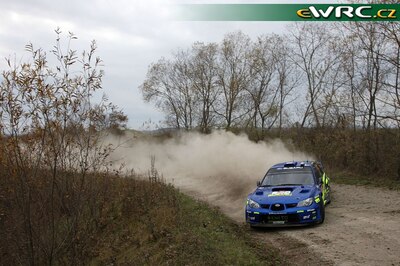 Xevi Pons - Xavier Amigo
7º Rally Japan 2007. Subaru Impreza S12B WRC '07 (JT07 SRT). Clasificado 35º.
Subaru World Rally Team

Del 26 al 28 de Octubre, Obihiro.
Superficie: tierra.

El Rally constaba de 3 etapas con un total de 1575.79 km de los que 350.19 km divididos en 27 tramos eran cronometrados.

Tomaron la salida 85 equipos, finalizaron 72.

© Willy Weyens
@
Palabras clave: Subaru;Impreza;WRC;Japon;2007